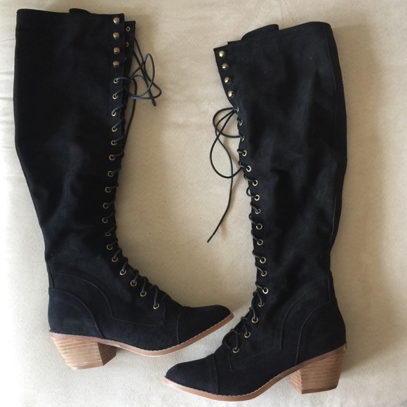 Mi.iM 'The 1812' Knee High Lace Up Boot - Picture 3 of 7
